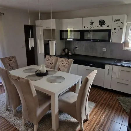 Apartment Najla 2 House With A Swimming Pool *