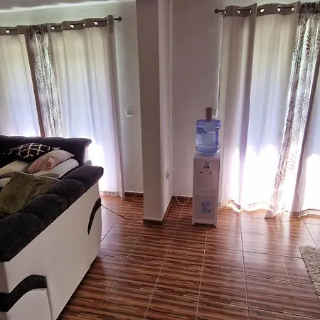 Najla 2 House With A Swimming Pool Lejlighed *